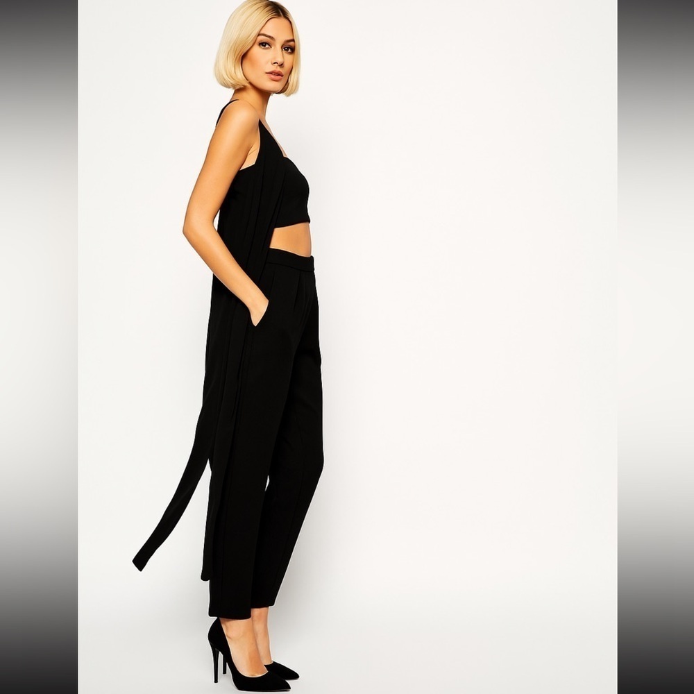 Lavish Alice Bandeau Maxi Cape
Crop Top in Black
Size XS, New with Tags
